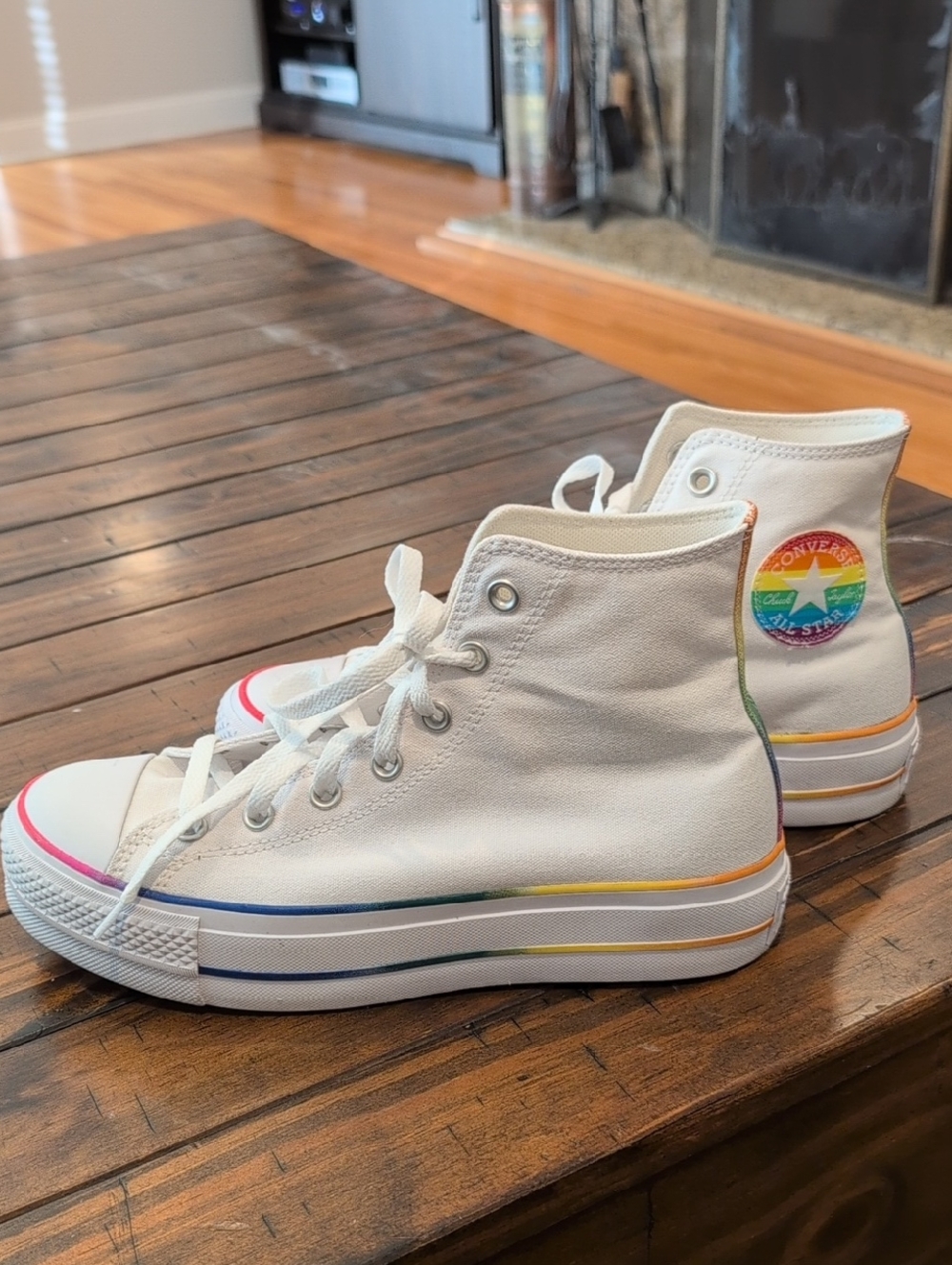 Converse Pride Platform Sneakers Unisex M7 W9